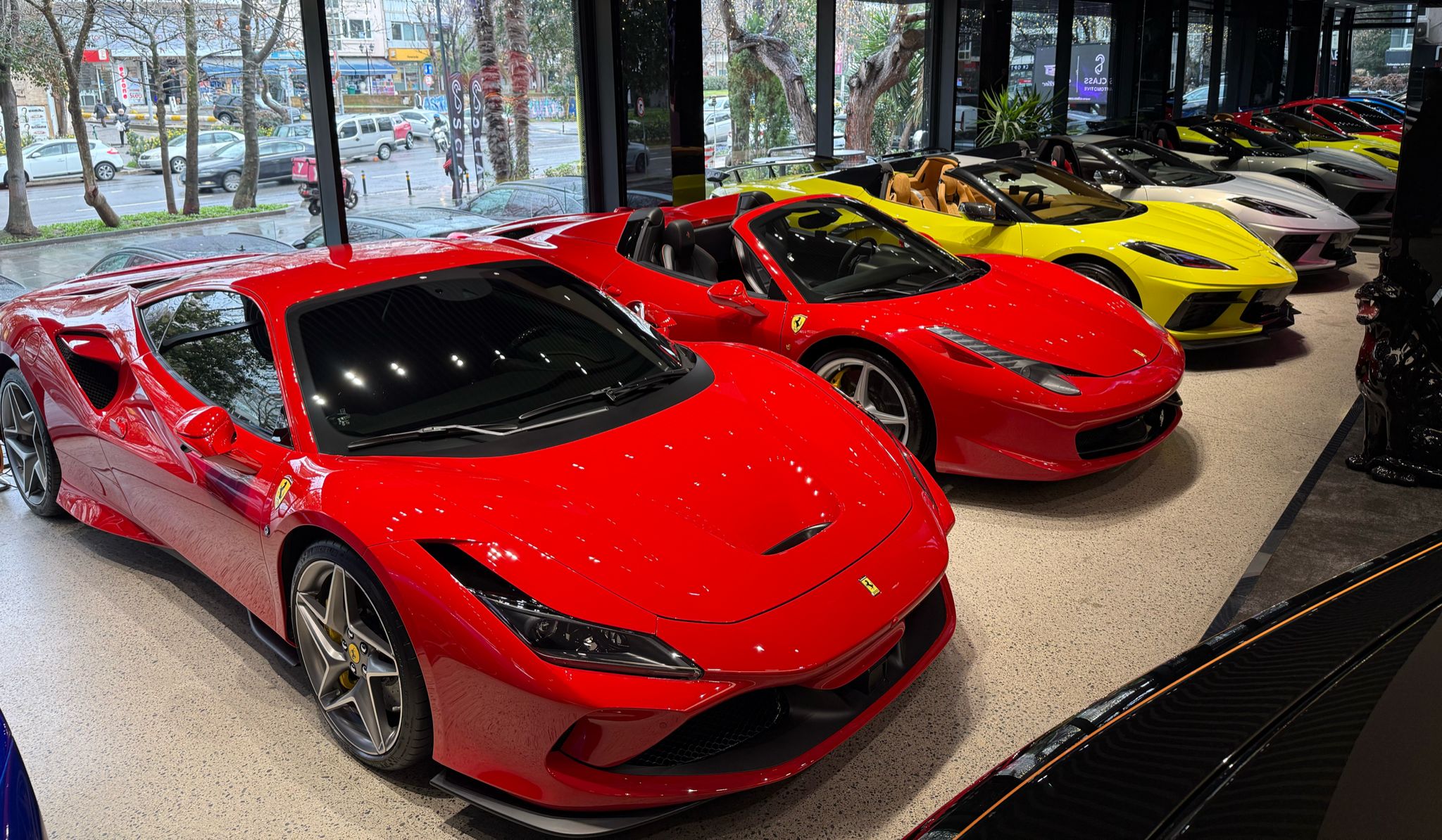 S Class Otomotiv: Bağdat Caddesi’nde Lüks ve Güvenin Yeni Adresi